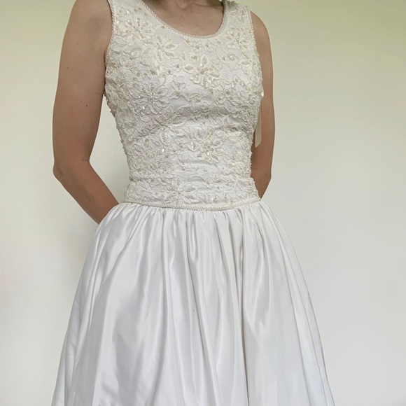 Vintage St Tropaz Wedding Dress With Attached Train - Picture 9 of 12